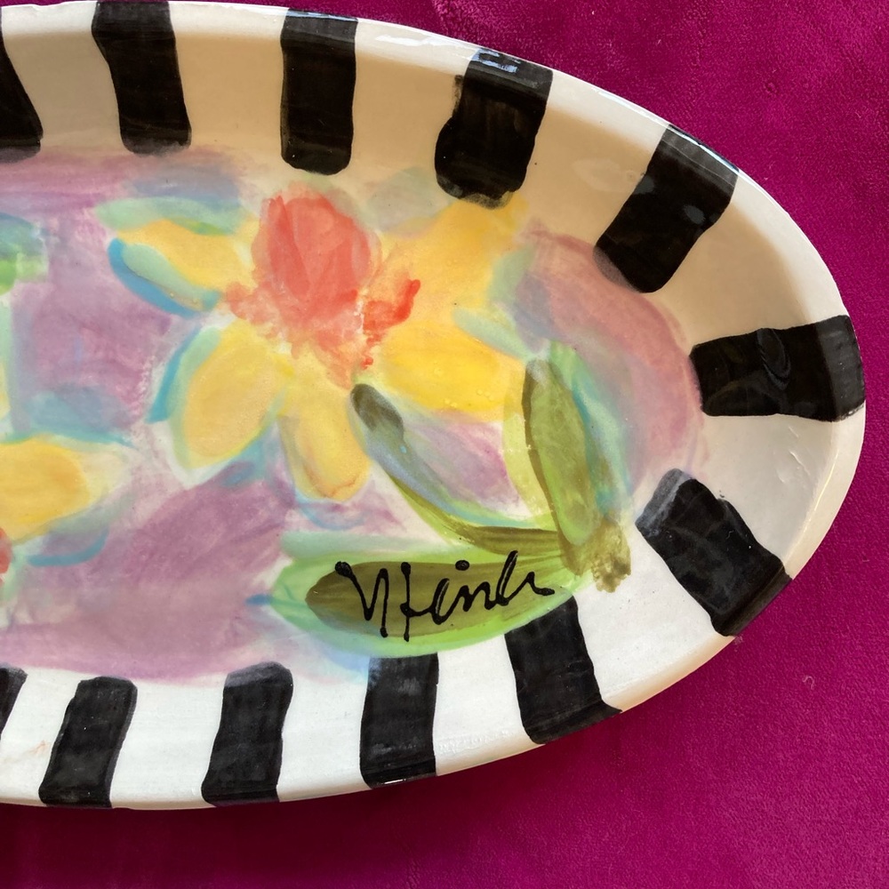 Handmade Ceramic Tray “Daffodils on Lavender “ original design 10.5”x5.5” - Picture 9 of 11